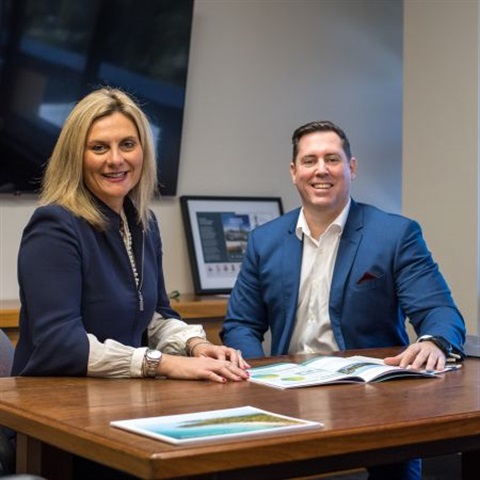 Picture of Clare Stewart and Scott Waters