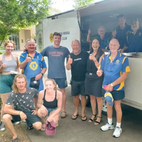 Lions-Club-serves-up-food.jpg